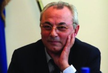 Доган: Борисов за пръв път е на избори и се прави на голям експерт