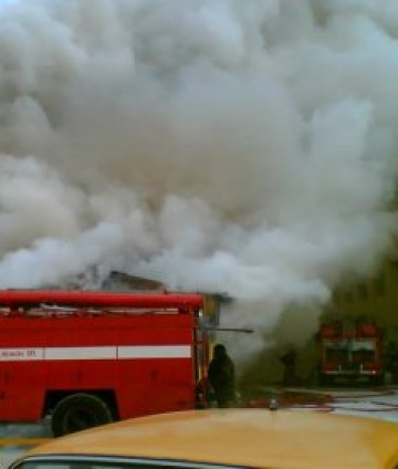 Взрив в завод "Арсенал" уби човек, има обгазени