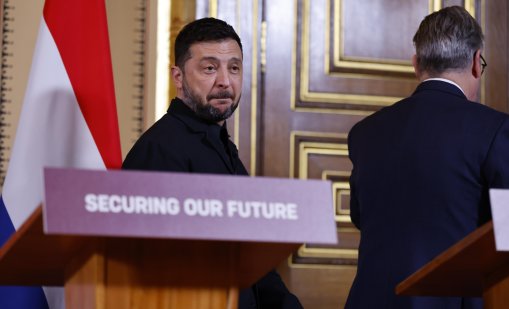 Зеленски удължи военното положение в Украйна до 3 февруари 2026 година