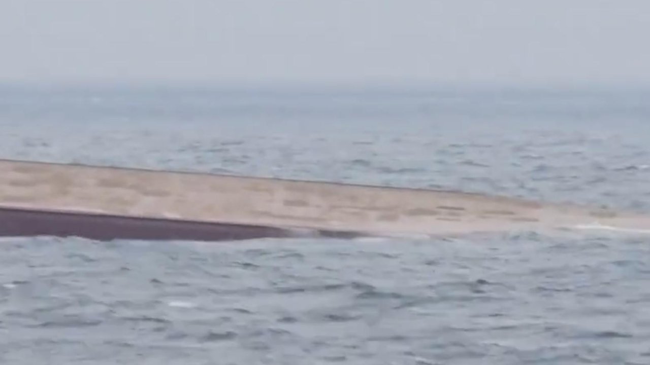 Проверяват за замърсяване на Черно море след атака срещу контейнеровоз