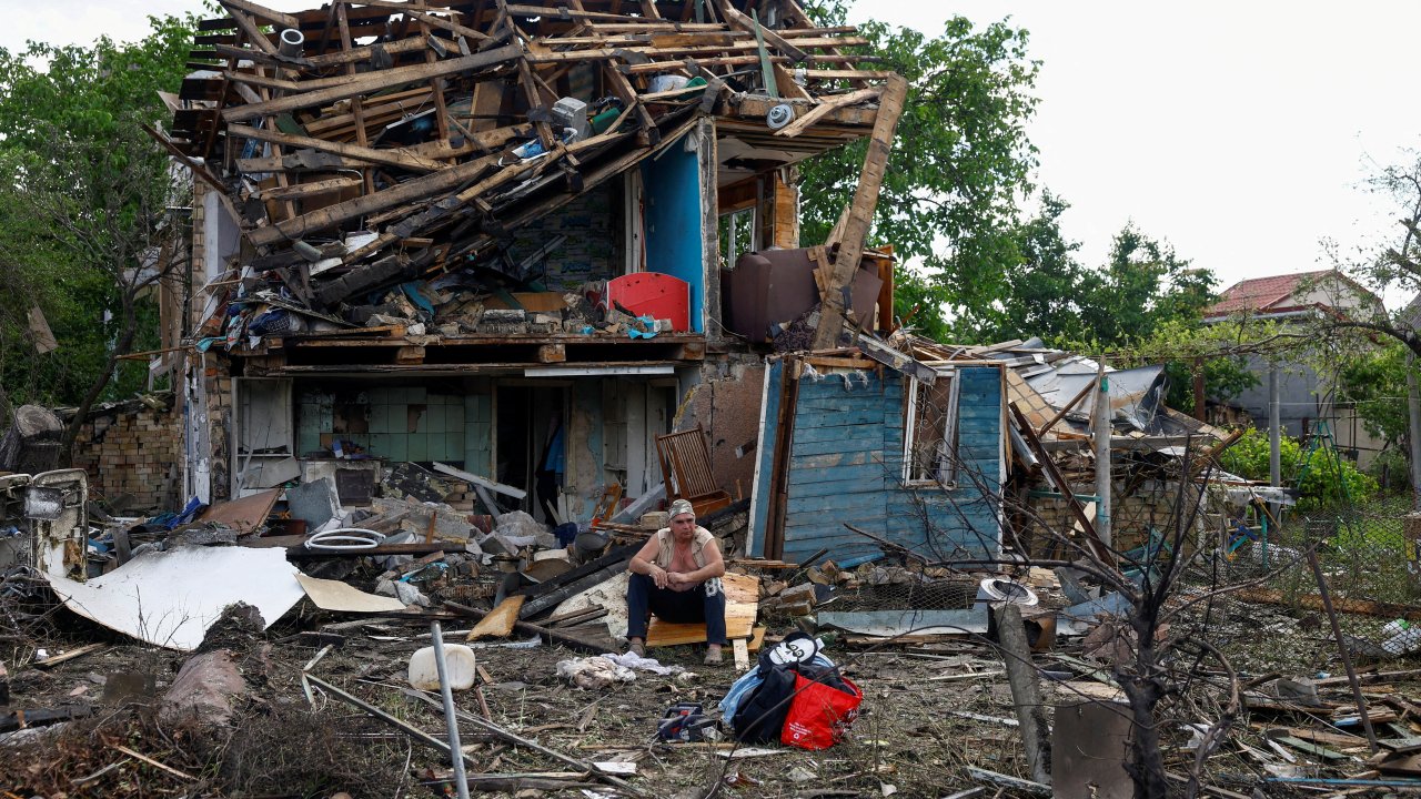 Why Russia Lost Key Early Stages of the Ukraine War: Critical Factors & Future Outlook