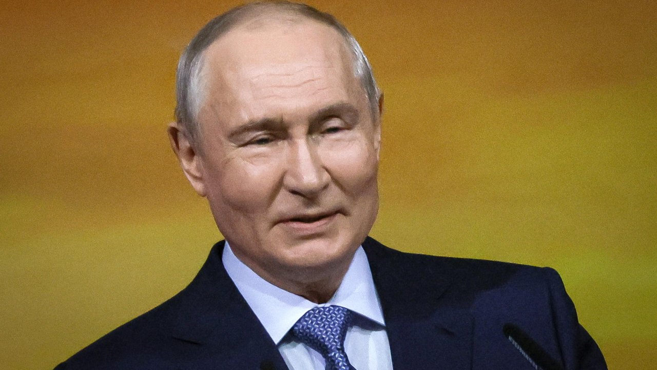 Vladimir Putin secures dominant majority in State Duma elections