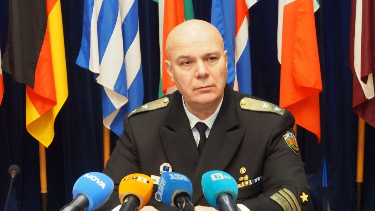 Контраадмирал Михайлов: Морските дронове били засечени преди атаката