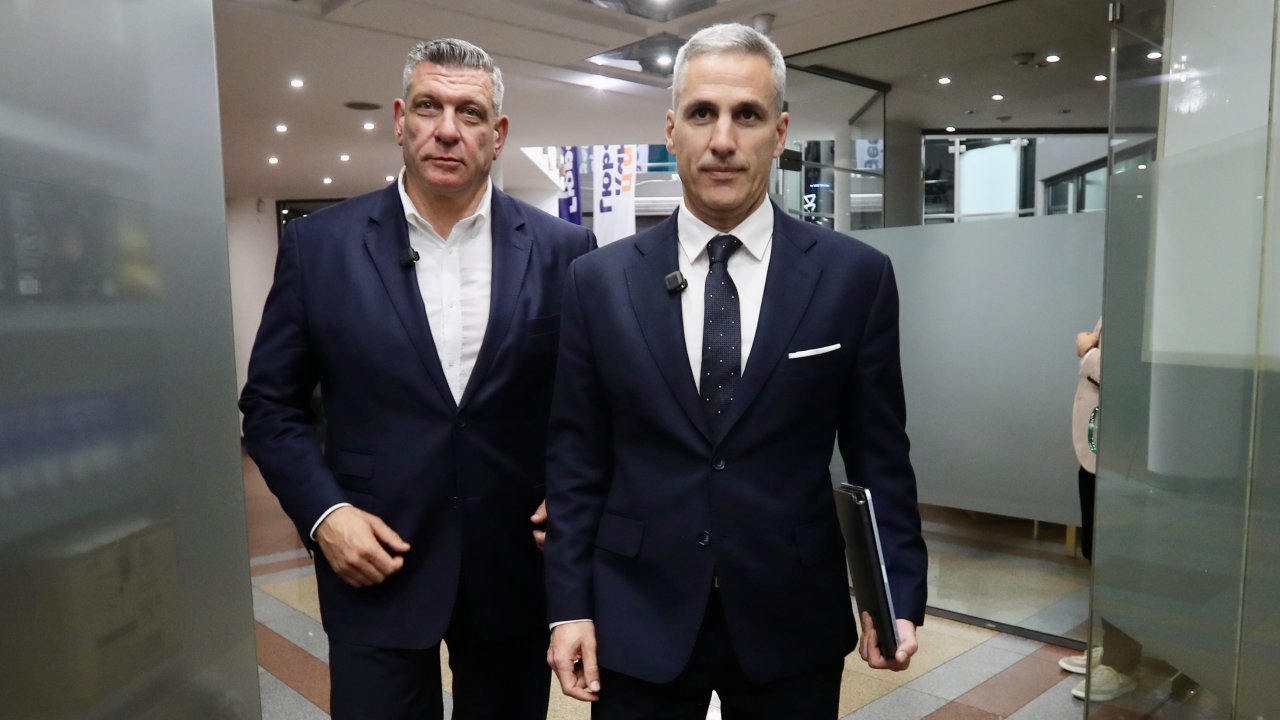 Андрей Гюров бие убедително Йотова в 24 МИР в София