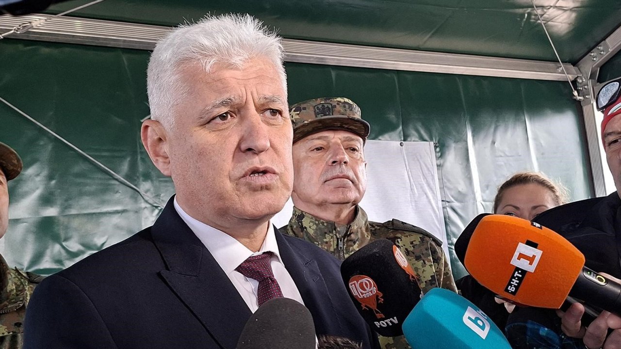 "Хорив" навлиза в български води, ВМС следят ситуацията