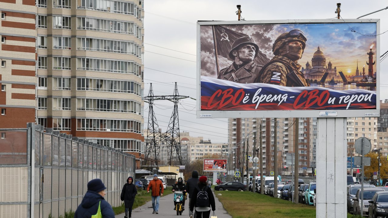 Двама руски войници навлякоха цивилни дрехи и дезертираха към Киев