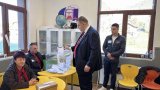 Пеевски гласува в село Бабяк, избра държавата на хората