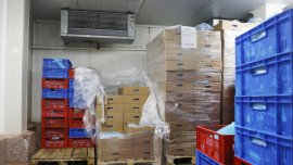 БАБХ запечата нерегистриран обект на борса "Слатина", съхранявали 9 тона месо 