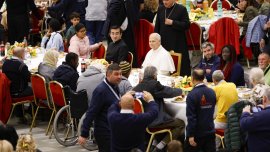 Папата зове световните лидери да подадат ръка на бедните