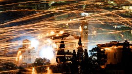 С "ракетна война" две църкви на о. Хиос в Гърция посрещнаха Възкресение ВИДЕО