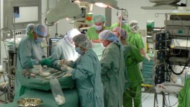 Учени промениха кръвната група на бъбрек и той беше трансплантиран