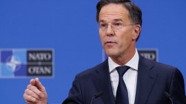 Рюте очаква страните-членки да отделят $1 млрд. месечно за оръжия от САЩ за Украйна