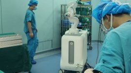 В Пловдив вече два хирургични робота оперират онкоболни