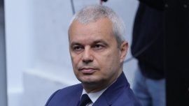 Костадинов: Цялото управление на държавата е било зад една украинска групировка
