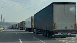 Спират камионите през „Капитан Петко войвода–Орменио“