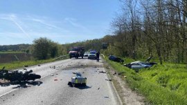 Тежка катастрофа между две коли и мотор затвори пътя Русе - Варна