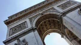 Четирима са обвинени в Париж за предполагаема шпионска мрежа, свързана с Русия