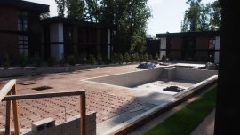 Пет от постройките в "Баба Алино" вече са без ток