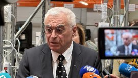 Министър Шарков: Няма възможност за манипулация на машините преди изборния ден