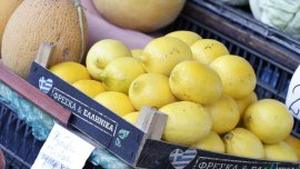 На борсата: Основни храни поскъпват, скачат и цените на плодове и зеленчуци