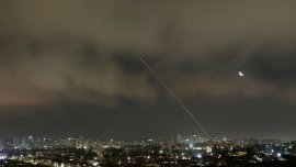 Иран атакува американски бази в Ирак, Бахрейн и Кувейт ВИДЕО