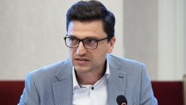 Сабрутев: Новият бюджет е като стария, дори по-лош