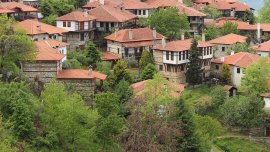 Голям е интересът към къщи до 30 км от София с бърз достъп до града