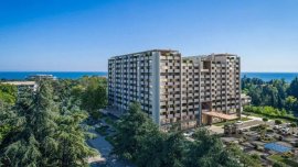Нов живот за една легенда: започна реконструкцията на Grand Hotel Varna