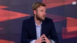 Опит за &ldquo;политическо освежаване&rdquo;: Стари муцуни и нови имена в листите