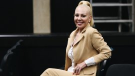 Попфолк фурията Луна вещае големи политически провали в следващите 10 г.