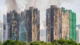Втори ден гори пожарът в Хонконг, отнел живота на над 40 души