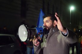 Кирил Петков: Протестът приключи, вандалите са маскирани ултраси