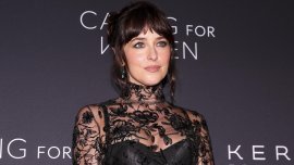 След раздялата с Крис Мартин: Дакота започва да ходи по срещи