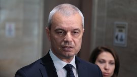  "Възраждане" сезира КС заради особения управител в "Лукойл"