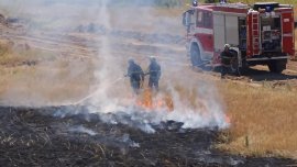 Запалило се е сметище в Кюстендилско, сухи треви горят в Стара Загора