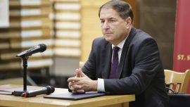 Доц. Цеков: Това вече не е граждански протест, а открит хулигански метеж