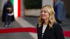 Джиджи Буфон, актьори и министри: Мелони демонстрира сила с интересно коледно парти