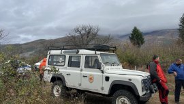 ПСС помогна на парапланерист, заплел се в дърво