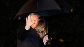 Глупава ли си: Тръмп продължава атаките срещу журналисти ВИДЕО