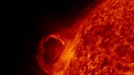 Мощна слънчева буря може да удари Земята тази вечер: Какво казват експертите