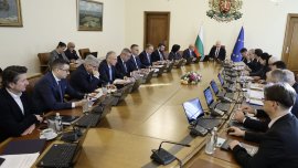 Първо заседание за годината на правителството в оставка