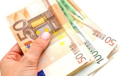 Коледният бонус става задължителен в Словения