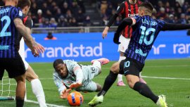 Милан победи Интер, Майк Менян герой в дербито