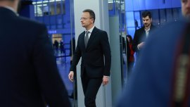 Сиярто: Въпреки отричанията, в Украйна се извършва принудителна военна служба 