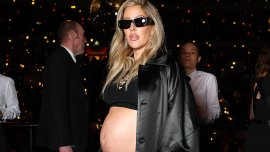 В напреднала бременност: Ели Голдинг показа сладко коремче