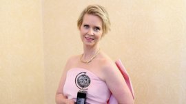 Синтия Никсън от „Сексът и градът“ шокира с хаоса в кухнята си