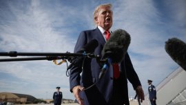 Тръмп срещу медиите: CNN, MSNBC и Politico с ограничен достъп до Белия дом