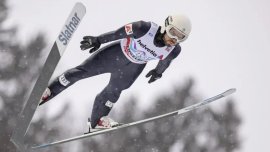 Допинг: Ски скачачи си залепят пениса с тиксо към тялото и летят с метри повече 