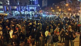 Протестите стягат обръча около властта, трудно ще се задържи