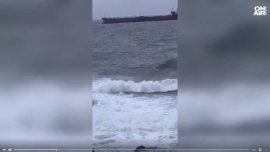 Удареният от Украйна кораб KAIROS е заседнал край Ахтопол